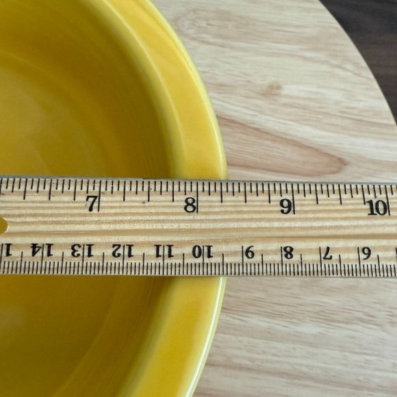 Vintage 90's Fiestaware Yellow 8.5 Inches Ceramic Vegetable Bowl With Glossy Fin - Picture 8 of 10